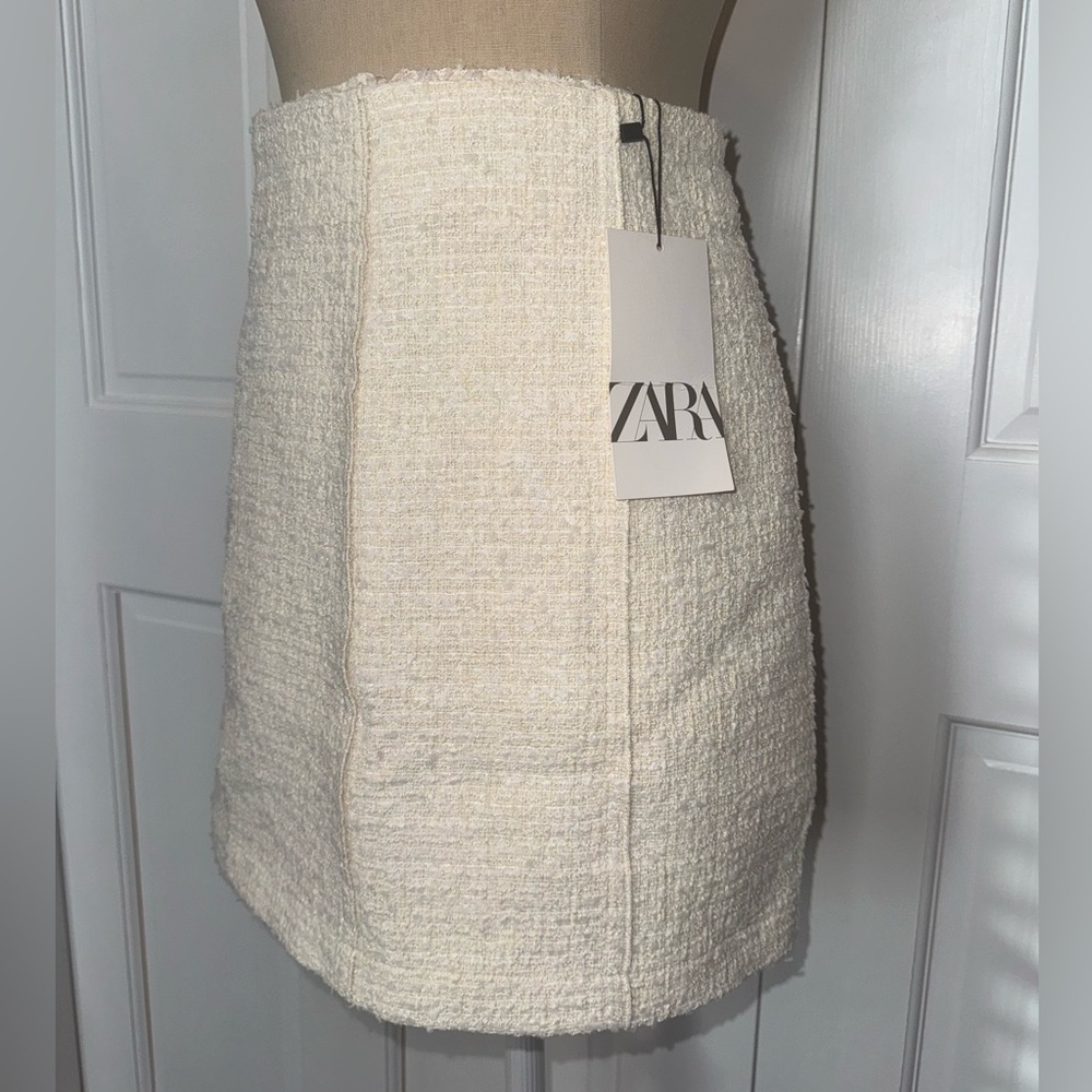 Zara Women's Mini Skirt in Cream
